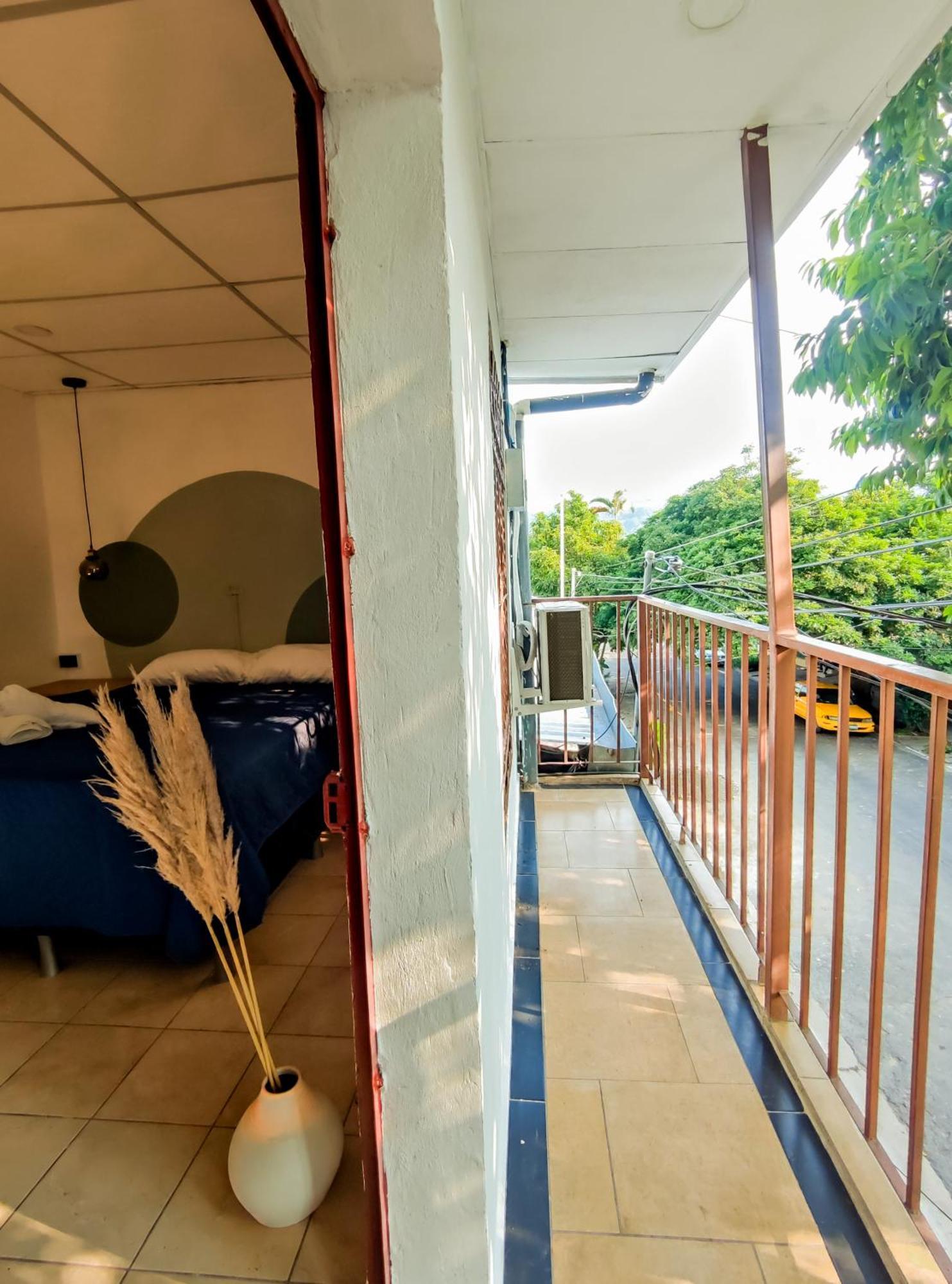 Friendly House Hotel Santa Tecla Екстериор снимка