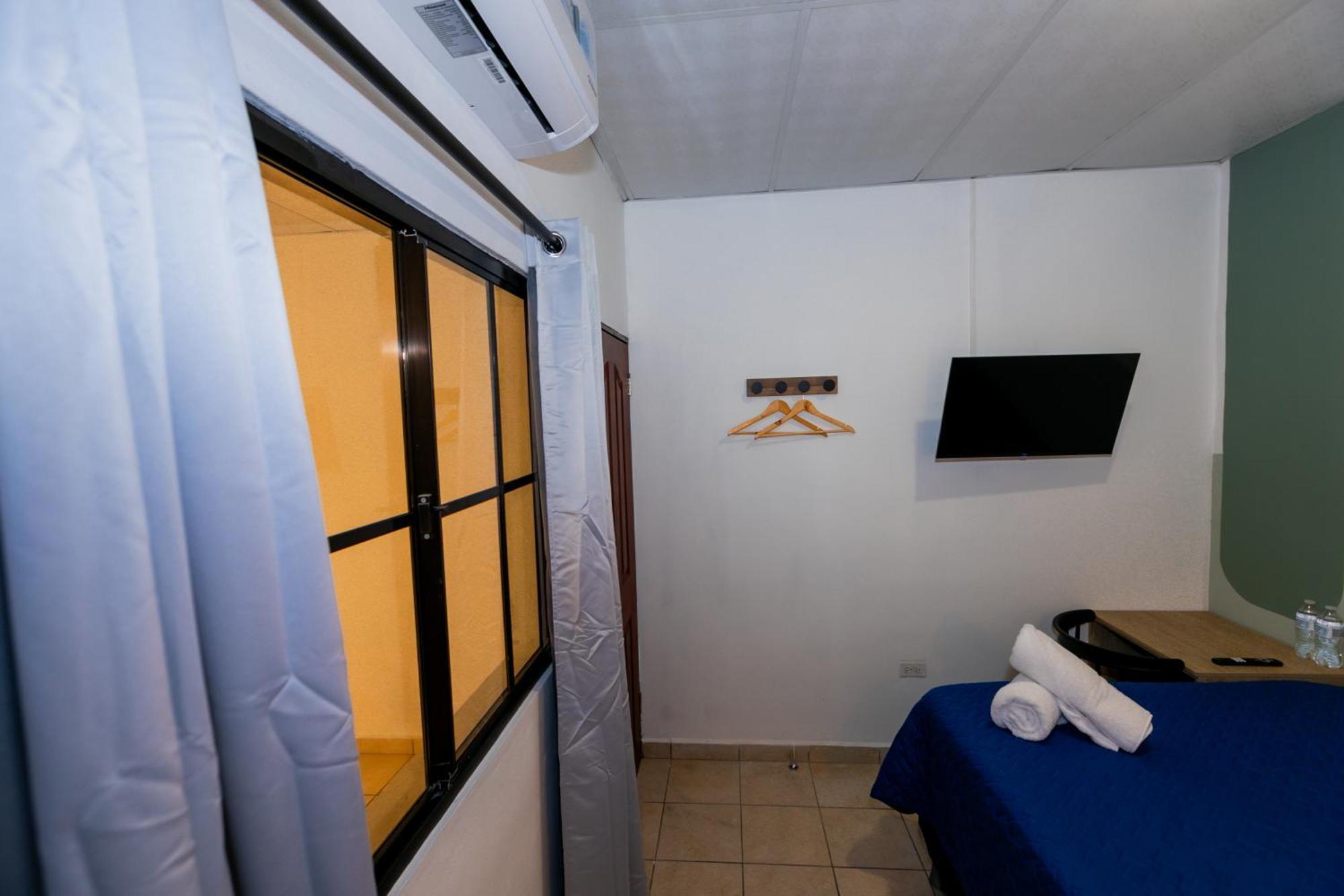 Friendly House Hotel Santa Tecla Екстериор снимка